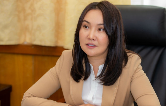 УИХ-ын гишүүн Ч.Ундрамын зөвшөөрөлгүй зураг, бичлэг цахим сүлжээнд тавьсан хэмээн нөхрийг нь 200 мянган төгрөгөөр торгожээ