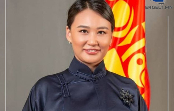 Цахим хөгжил, харилцаа холбооны дэд сайдын суудалд горилж буй Г.Золзаяа гэж хэн бэ