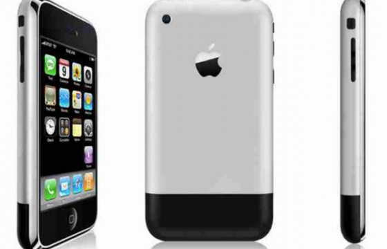 Энэ өдөр анхны  iPhone  гар утсыг танилцуулж байжээ