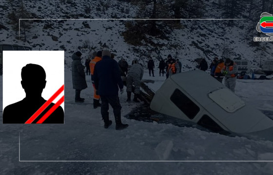 Хөвсгөлд машинтайгаа живсэн жолоочийн дүү: Ах минь талийгаачийг аврах гэж далай руу гурван удаа ороод чадалгүй алдчихсандаа сэтгэлээр их унаж байгаа