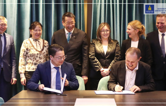 Англи хэлний цогц хөтөлбөрийг хэрэгжүүлнэ 