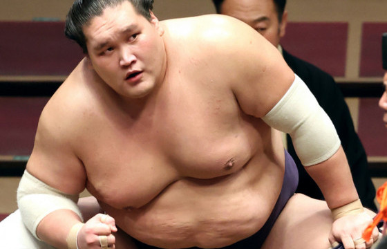 Тэрүнофүжи аварга башёг дөрөв дэх удаа өнжлөө