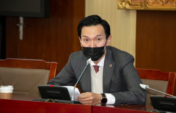 Н.Учрал: Би оршин суугаа хаягаа шинэчлээгүйн улмаас долоон хүүхэдтэй болчихоод байна