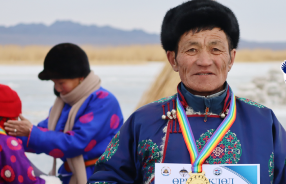     60 НАСТАЙ Я.БЯМБАЖАВ: 44 ЖИЛИЙН ДАРАА ТЭШҮҮРИЙН ТЭМЦЭЭНД ОРЖ, ТҮРҮҮЛСЭНДЭЭ БАЯРТАЙ БАЙНА