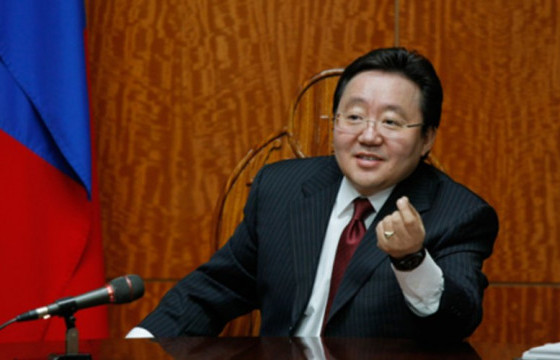 Ц.ЭЛБЭГДОРЖ: С.Эрдэнэ ээ, Х.Баттулга аа, гурвуулаа АН-аас хол байя