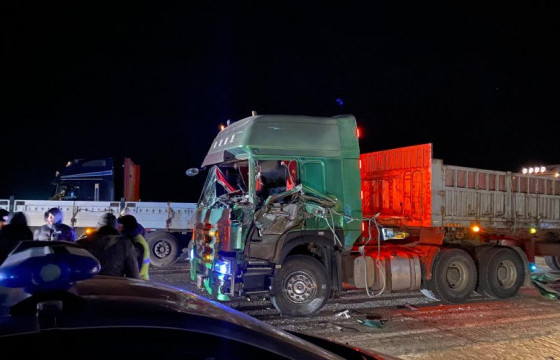 Замын-Үүдээс Эрээн рүү орох том оврын машины оочер нэмэгдсэнээс үүдэн зам тээврийн осол гарчээ