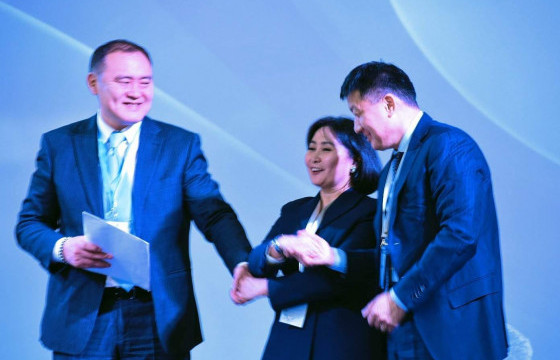 Ардчилсан намын даргыг сонгох санал хураалт үргэлжилж байна