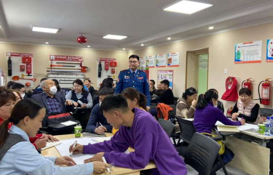 Гамшгийн эрсдэлийн сургагч багш бэлтгэх сургалтад 100 орчим иргэн хамрагджээ