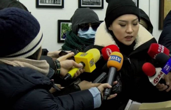 Хүүхдийн мөнгөө авч чадаагүй ээжүүд шаардлага хүргүүллээ