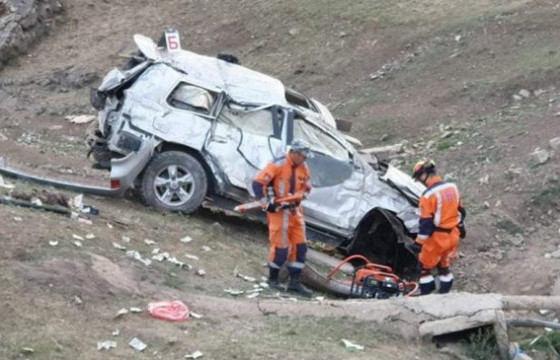 Ачааны автомашинтай мөргөлдөж, нэг хүн нас баржээ 