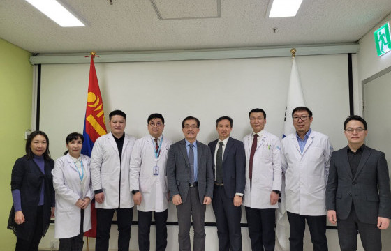 Улсын хоёрдугаар төв эмнэлэгт БНСУ-ын 