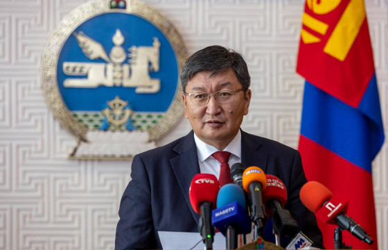 Я.СОДБААТАР:  Олон нийтийн сүлжээнд хүний эрхийг хамгаалах тухай хуульд Ерөнхийлөгч хориг тавихдаа дагалдах хуулиудад хориг тавьж байгаа