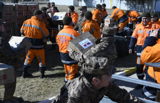 Монголоос Туркт ажиллахаар очсон аврагчид тусламжийн бараа, бүтээгдэхүүнээ хүлээлгэн өгөв