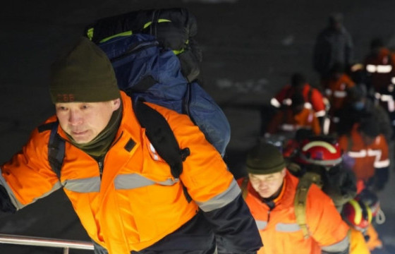 Аврах багийнхан гурван хүнийг эсэн мэнд олж, эмнэлгийн байгууллагад хүлээлгэн өглөө