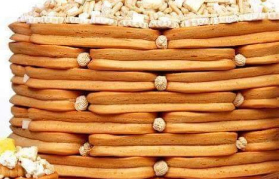 “Гандангийн шар тостой” хэмээн иргэдийг хуурч, хэвийн боов зарж байсан зөрчлийг ШӨХТГ-аас илрүүлжээ