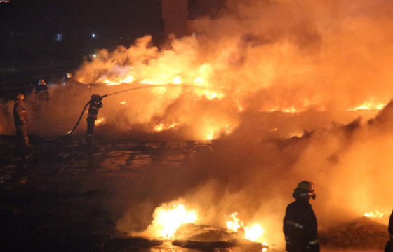 Согтууруулах ундаа хэрэглэсэн иргэн гэртэйгээ шатаж, амиа алджээ