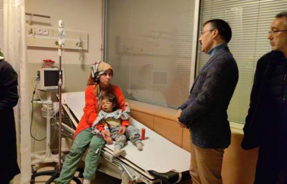 Нурангин доороос 12 цагийн дараа хоёр хүүхэдтэйгээ аврагдсан ээж: ХҮҮХДҮҮД РҮҮГЭЭ ҮЛЭЭЖ АМЬСГАЛУУЛЖ БАЙСАН