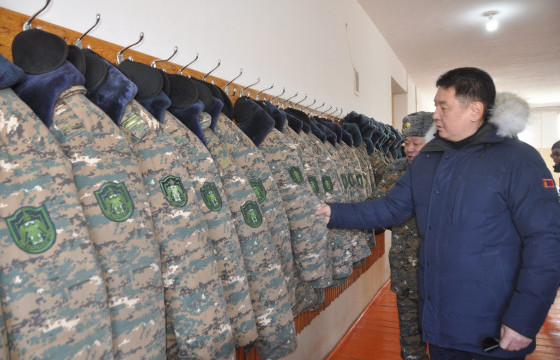 Монгол Улсын Ерөнхийлөгч У.Хүрэлсүх өмнөд хил дээр ажиллаж байна