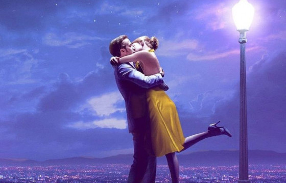 ГЭГЭЭН ХАЙРЫН БАЯРААР СОНСОХ 10 ДУУ