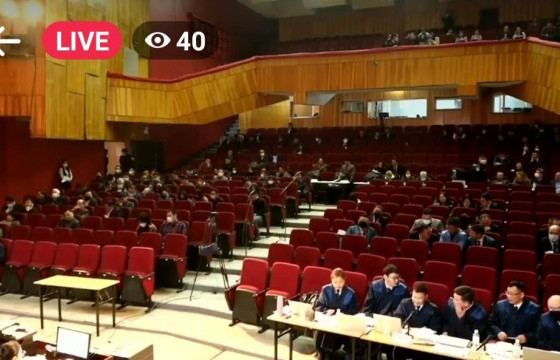 Хөгжлийн банкны хэргийг шүүх урьдчилсан хэлэлцүүлэгт оролцож буй өмгөөлөгч нар шүүгчээс татгалзахаар гарын үсэг зурж байна