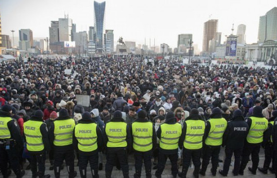 Нүүрсний хэрэгт 12 улсын байцаагч, хуулийн 14 албан тушаалтанг яллагдагчаар татжээ  