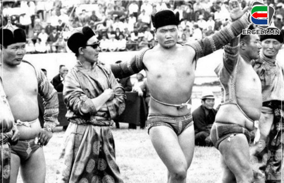 ХАЛХЫН ХҮЧИТ Д.ХАДБААТАР АВАРГЫН ЭГЭЛ НЭГЭН ТҮҮХ