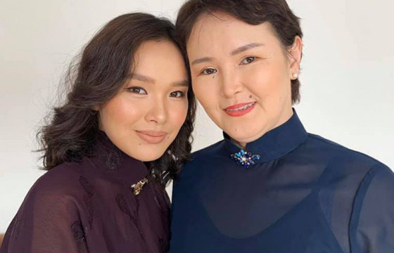 ЖҮЖИГЧИН У.УЯНГЫН ЭЭЖДЭЭ БИЧСЭН ЗАХИДАЛ