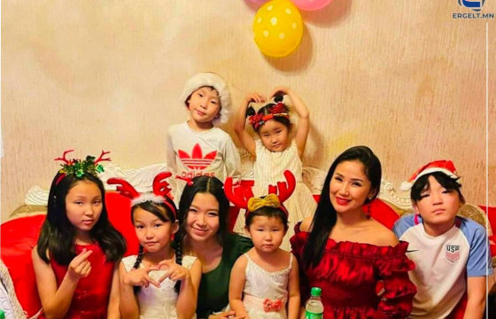 Б.НАРАНБУЛАГ: Долоон хүүхэдтэй, завгүй ээжийн амьдралдаа би хайртай 