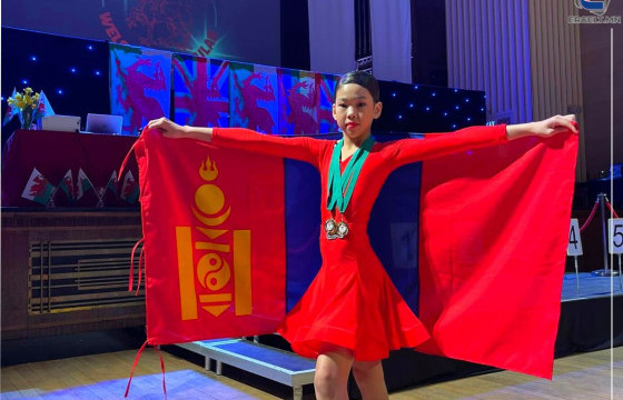 Г.ХӨХ-ИРМҮҮНГОО: Эмэгтэй хүний гоо сайхныг харуулдаг учраас бүжиглэх дуртай