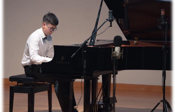 Төгөлдөр хуурч Б.Ерөөлт маргааш бие даасан анхны тоглолтоо Монгол Улсын Консерваторийн Б зааланд хийнэ