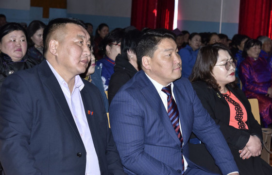 Төлчин эмэгтэйчүүд чууллаа  