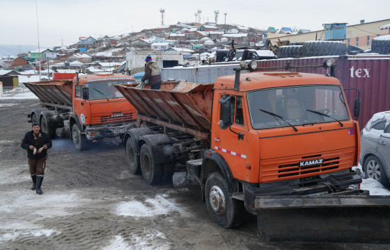 Авто замуудад 21 тонн бодис, 72 тонн давс цацжээ