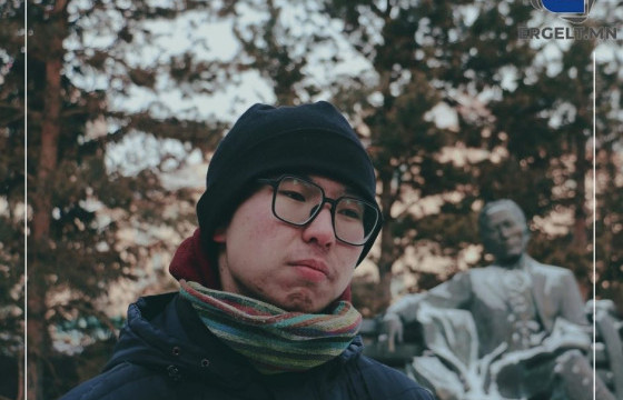 Б.САНЧИР: Яруу найраг бол хүний хамгийн гүн цэг