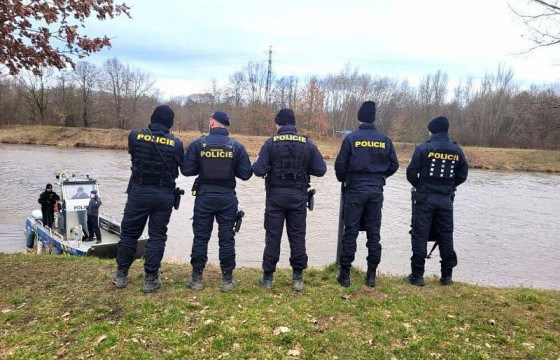     Чех Улсад сураггүй болсон Монгол иргэний цогцсыг 47 хоногийн дараа захын тосгоны мөрнөөс олжээ