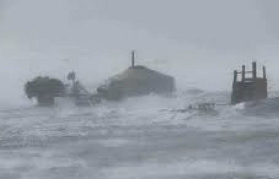 Цасан болон шороон шуурганы улмаас нэг гэр нуржээ