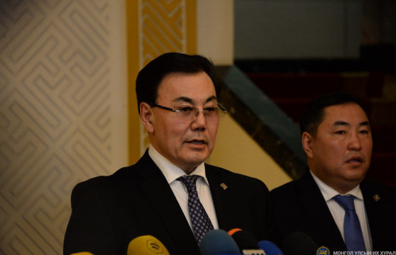 Б.БАТТӨМӨР: Ч.Ундрам гишүүнийг эгүүлэн татах асуудлыг Ёс зүйн байнгын хороогоор ярих эрх зүйн орчин байхгүй 