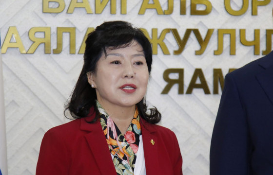 БОАЖ-ын сайд асан Д.Сарангэрэлийн үед тусгай хамгааллтай газарт 756.8 га газар олгожээ