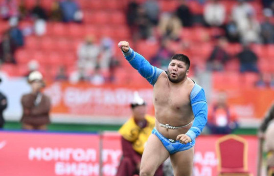 Улсын заан Б.СЕРИК: Гарыг минь хутгалж гэмтээсэн найздаа гомдолгүй, хамт байсан хүмүүс цагдаа дуудчихсан байна лээ