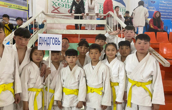 Дундговийн “Жүдо акадами”-ийн хүүхдүүд долоон медаль хүртжээ
