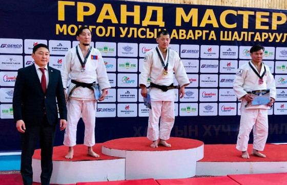 “Жүдо академи”-ийн багш О.Чинбат “Гранд мастер”-аас алтан медаль авав