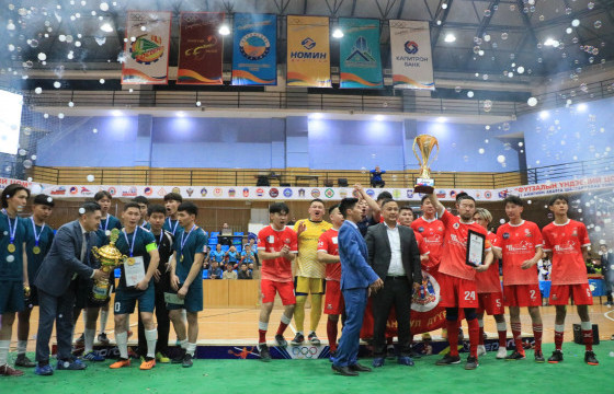 Хан-Уул дүүргийн баг футзалын үндэсний цомыг хүртэв