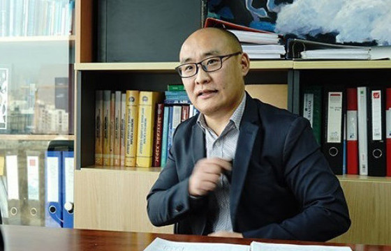 Б.БАЯРАА: Д.Монголхүүг ГССҮТ-д үзүүлээд буцах замдаа маршрут зөрчсөн гэж цагдан хорьсон