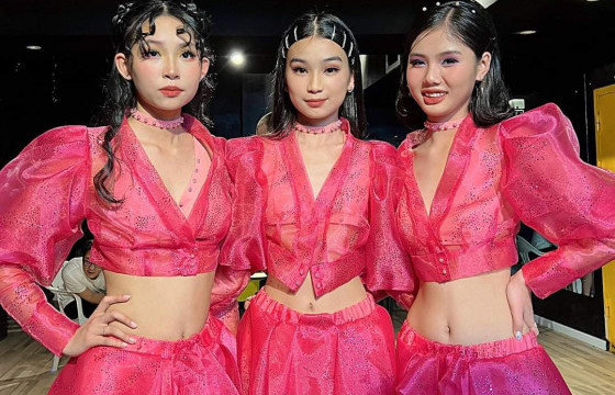 “GIRLS” ХАМТЛАГ: “LOVEMBLE” ДУУНЫ “ТИЙМ ЮМ БИЛЭЭ, ИЙМ ЮМ БИЛЭЭ” ХЭМЭЭХ  ХЭСЭГ НЬ МАНАЙ ҮЕИЙНХЭНД ИЛҮҮ ТААЛАГДСАН ГЭСЭН