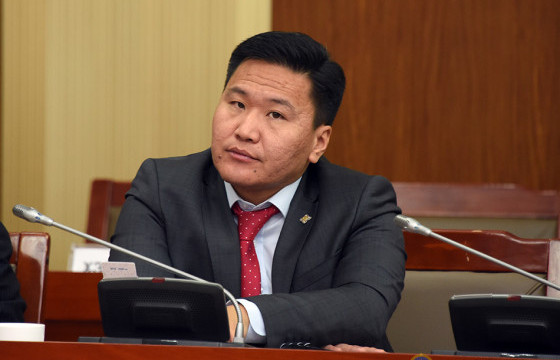 Т.АЮУРСАЙХАНЫ ГЭРТ БОЛОН АЖЛЫН ӨРӨӨНД НЬ НЭГЖЛЭГ ХИЙЖ БАЙНА