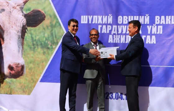 ШҮЛХИЙ ӨВЧНӨӨС СЭРГИЙЛЭХ ЗОРИЛГООР 6.5 САЯ ТУН ВАКЦИНЫГ ХҮЛЭЭЛГЭН ӨГЛӨӨ