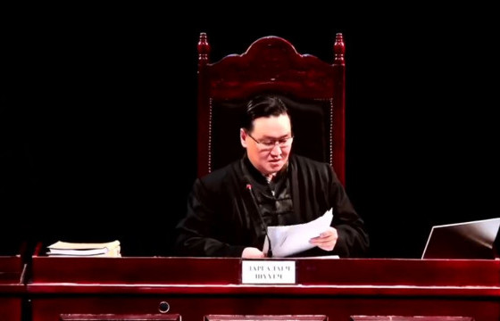 Хөгжлийн банкны хэрэгт холбогдсон 80 хүн, дөрвөн хуулийн этгээдэдийг шүүх хурлыг 13:30 цаг хүртэл хойшлууллаа