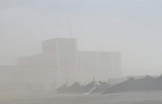 Шуурганы улмаас таван ханатай гэр дээр байшингийн дээвэр нуран, унажээ