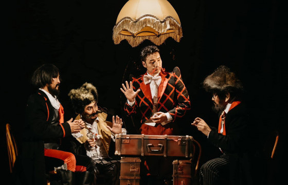 ТЭМДЭГЛЭЛ: Буурчийн газрын мөрийтэй тоглоомчин шиг бид