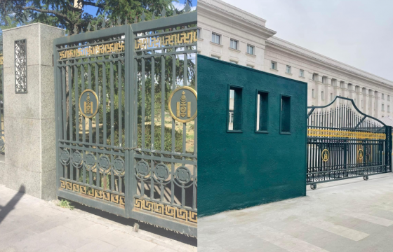 Т.Болдбаатар: Төрийн ордны хашаа өмнө нь ногоон өнгөтэй байсан. Сэргээсэн нь шинэ юм шиг харагдаад байгаа бололтой