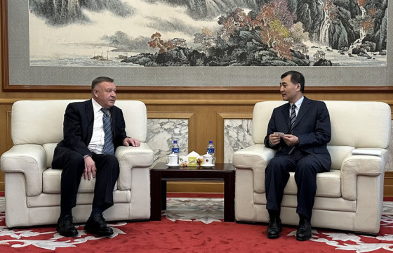 Монголд суугаа Хятад, ОХУ-ын Элчин сайд нар уулзжээ